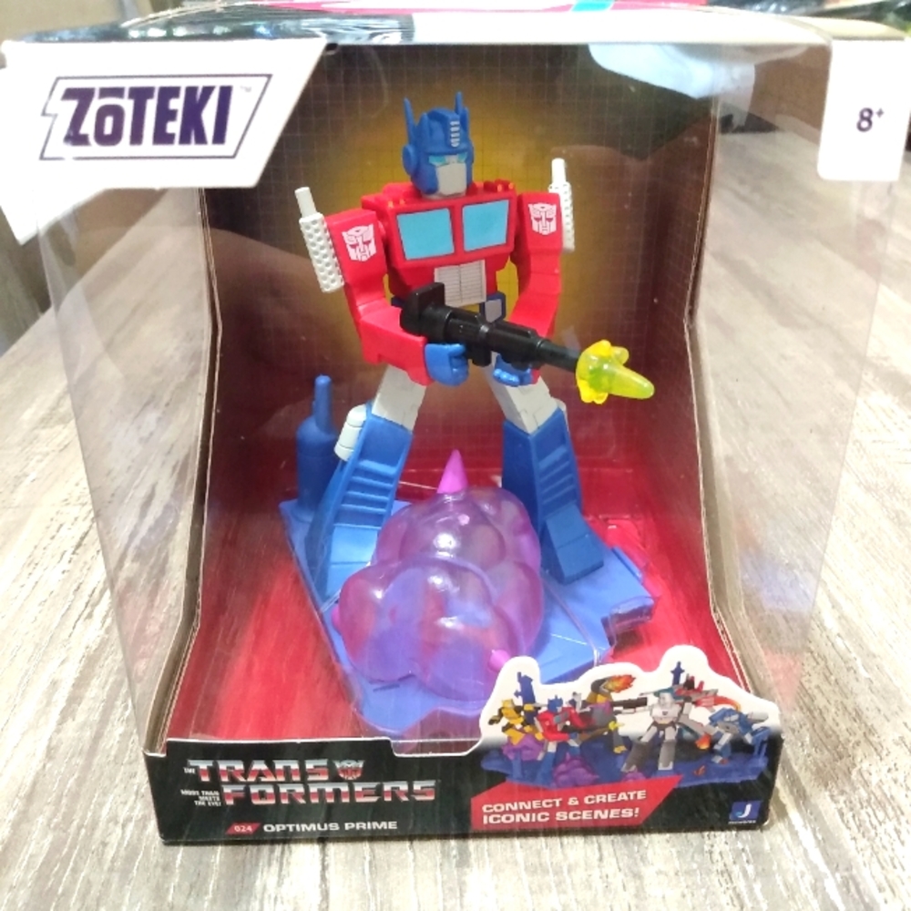 Zoteki TRANSFORMERS Series Optimus Prime